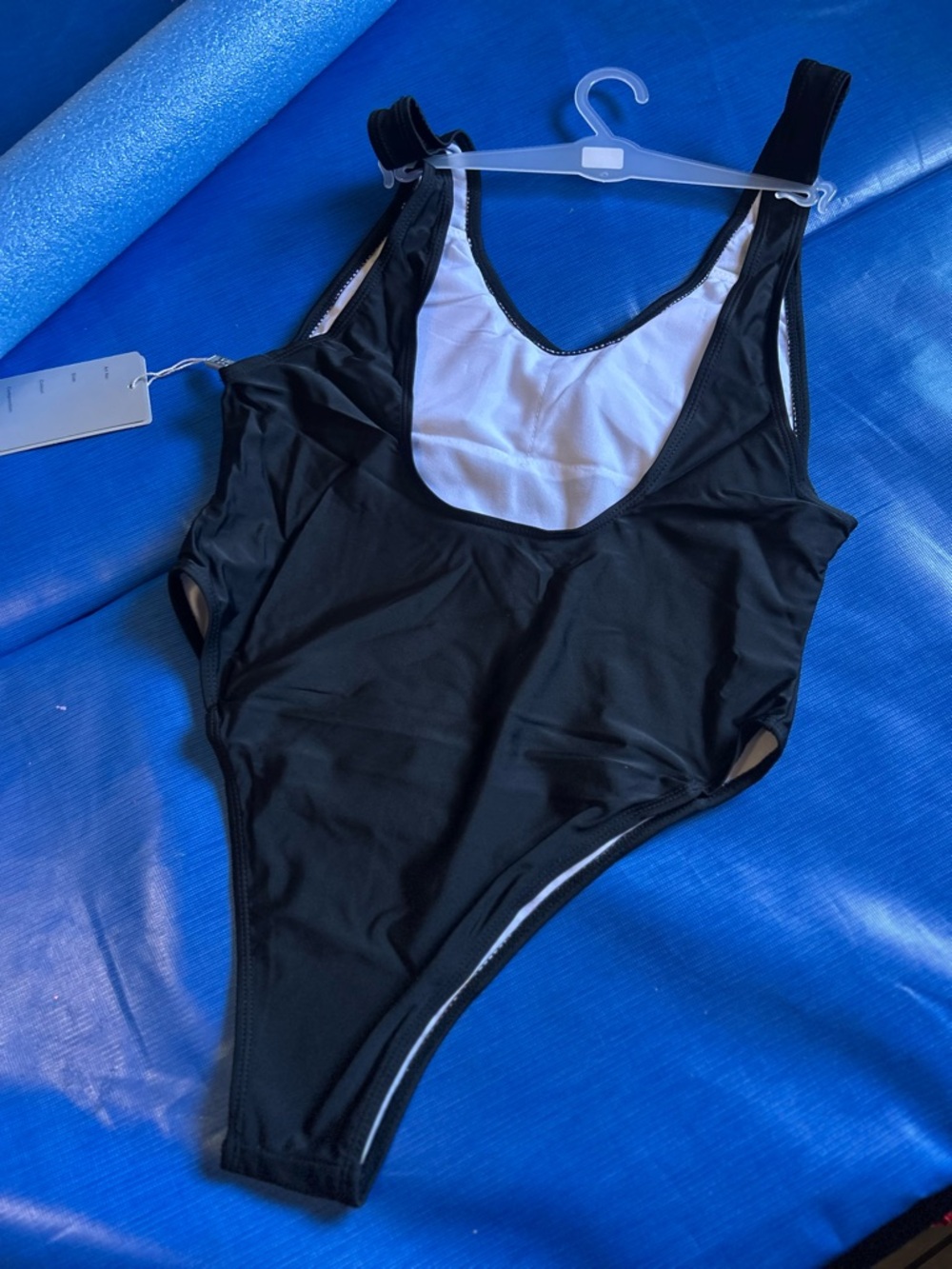 Yira black onepiece swimsuit size m - Picture 4 of 4